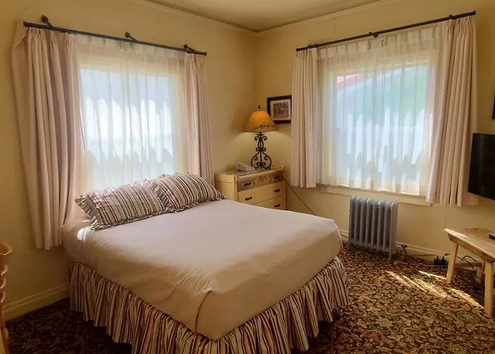 Historic Dow Hotel