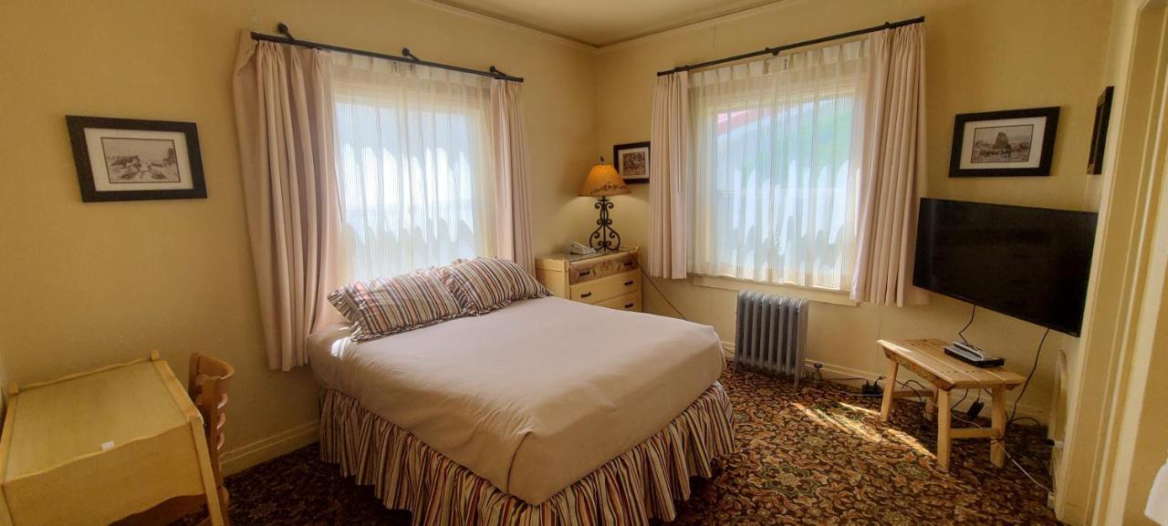 Historic Dow Hotel