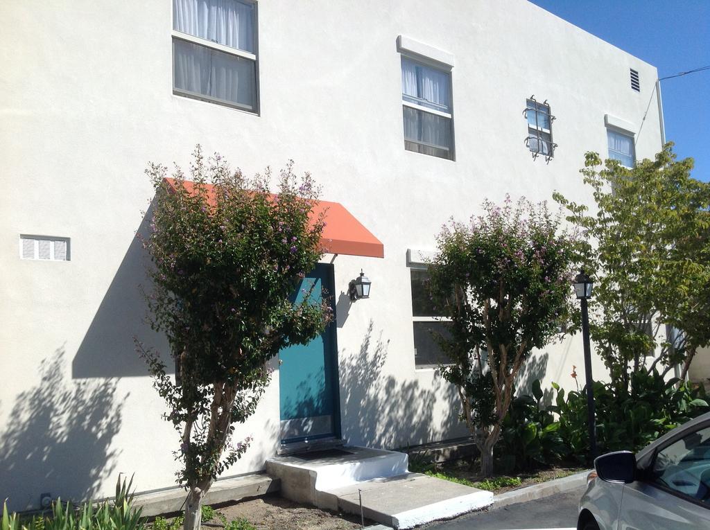 Historic Dow Hotel 2*